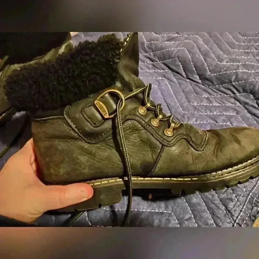 Lady's sorel boots - 2 FOR 25$ SALE‎ (#741)
